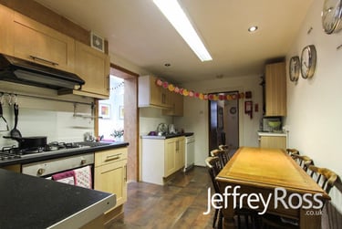 6 bed house, Flora Street, Cathays, Cardiff, CF244EQ - Image 4